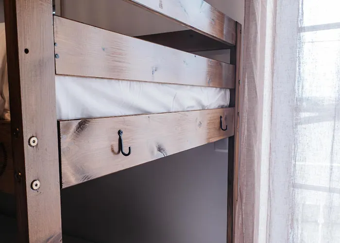 בית הארחה House *